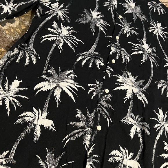 H&M button Up - Picture 4 of 5